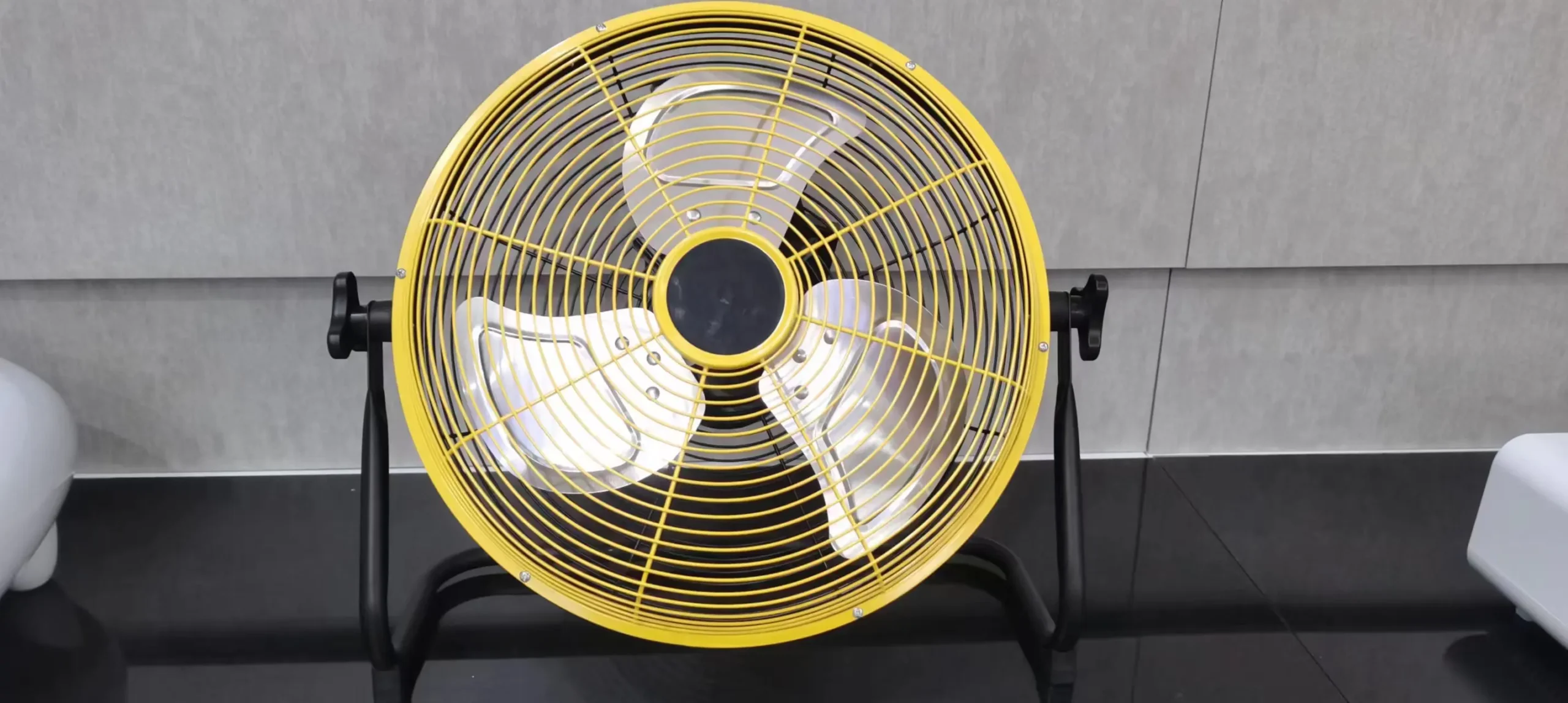12V ACDC BLDC motor solar floor stand fan with lithium battery and 10w 20w solar panel - Image 2